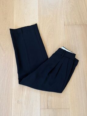 Aritzia Cropped Effortless Pants